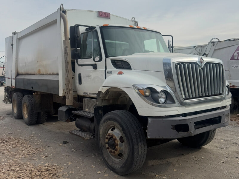 2012 International 7400 25 YD Heil 5000 Rear Loader