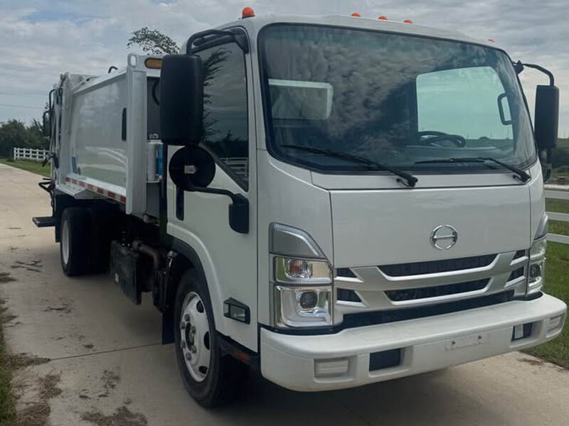 2023 Hino Cabover 8 Yd Curbtender Quantum Rear Loader – UNDER CDL